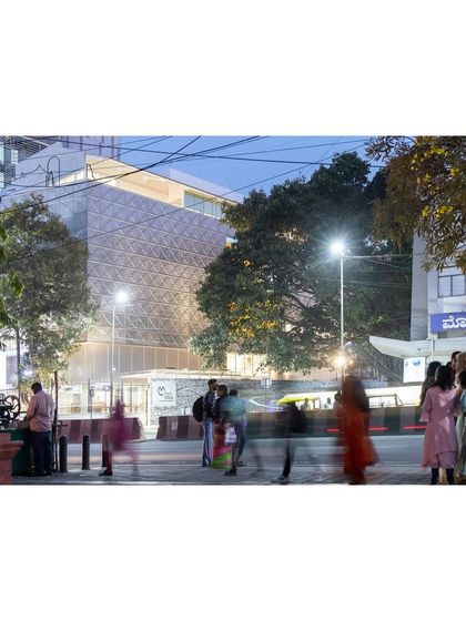 A photo from the Dezeen article showing the museum's relationship to the street.