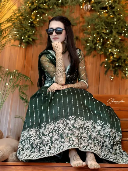 Vibrant Bridal Portraits photo 11