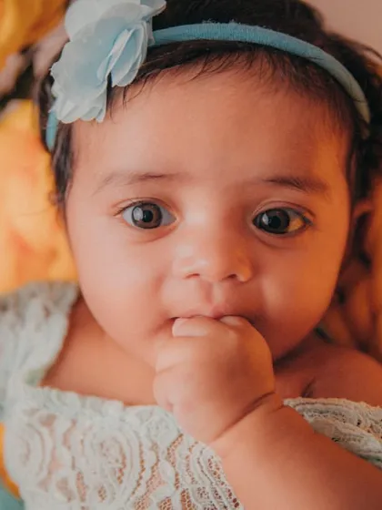 Another heart-melting close-up. I focus on capturing these fleeting expressions that you'll want to remember forever.