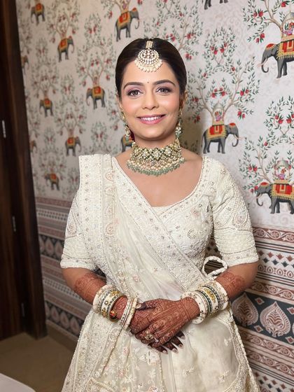 Modern Pastel & White Bridal Looks photo 7