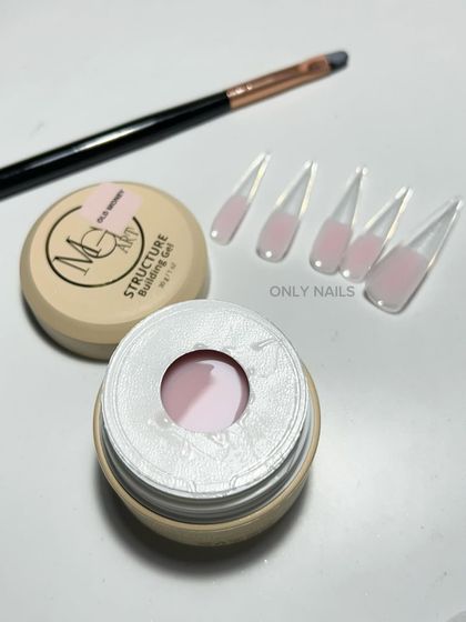 This image shows the tools for two different gel extension methods: brush application and dual forms. As a nail instructor, I teach you to adapt and choose the technique that gives you the most consistent and strong results for your client.