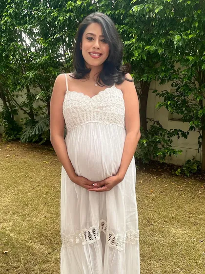 The glow of motherhood is special, and the makeup should be too. For this baby shower, I created a soft, dewy look that enhanced her natural radiance, ensuring she felt comfortable and beautiful for her celebration.