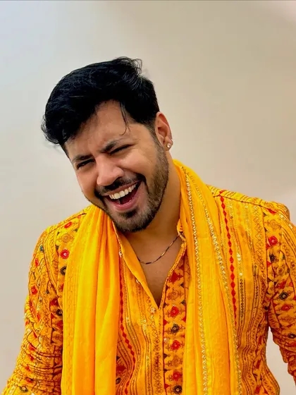 This is the real me. Full of life, laughter, and a passion for what I do. This is the energy I bring to every single event, making sure the fun is absolutely infectious.