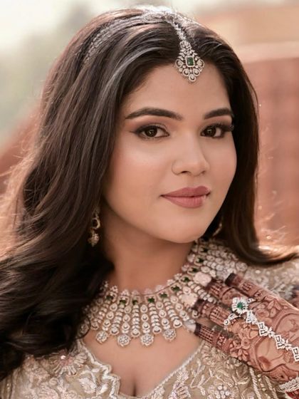 Modern & Pastel Bridal Looks photo 6