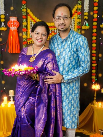 Celebrating festivals during pregnancy is extra special. This couple captured their joy during Diwali, dressed in beautiful ethnic wear, creating a memory they will cherish forever.