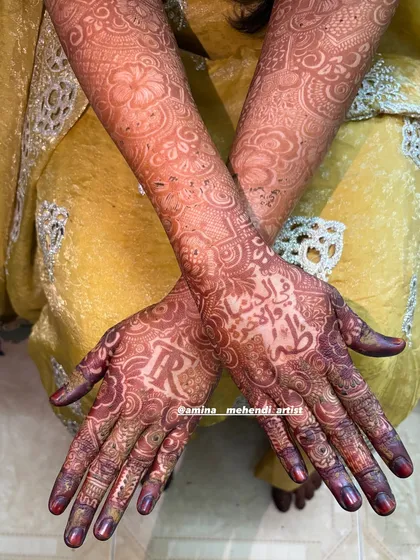 Here is the gorgeous reddish-brown stain after 24 hours. I use my own 100% organic henna, which guarantees this deep, rich color that looks incredible in wedding photos.