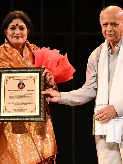 Receiving the UPASANA SAMMAN 2025 from retired Supreme Court Judge, Shri Arijit Pasayat. It is an honour to have our art recognized by eminent personalities from different fields.