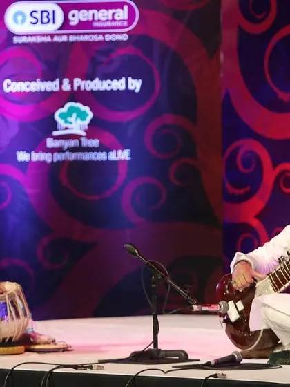 On stage with the dynamic Swapnil Bhise bhai on tabla at the CIDCO exhibition centre in Vashi. Our musical chemistry always makes for a fun performance.