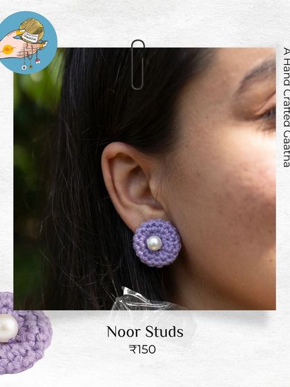 Simple, elegant, and perfect for every day. These are my 'Noor' studs, featuring a delicate pearl at the center. They are my go-to for a minimal, handmade touch.