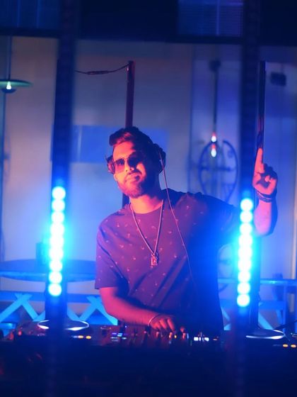 A duplicate of the upward point.