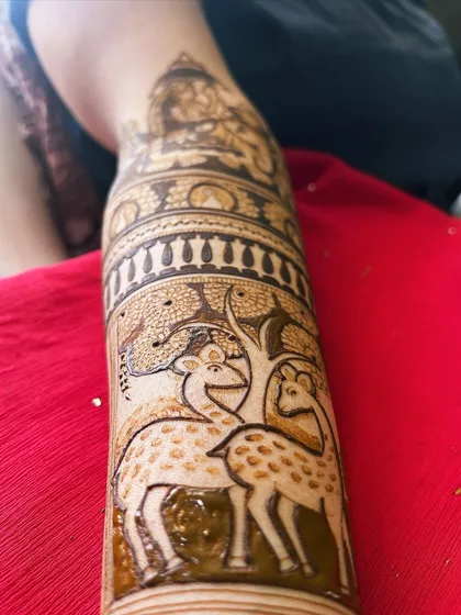 A close-up of the deer motif, inspired by the work of master artist Harin Sir. This shows my ability to adapt and execute complex figures with precision.