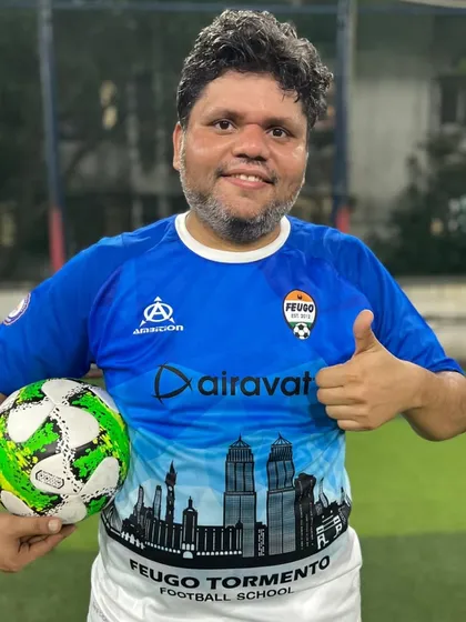 We welcome players of all ages and professions. This member of our working professionals program is ready for a session at one of our Mumbai centers.