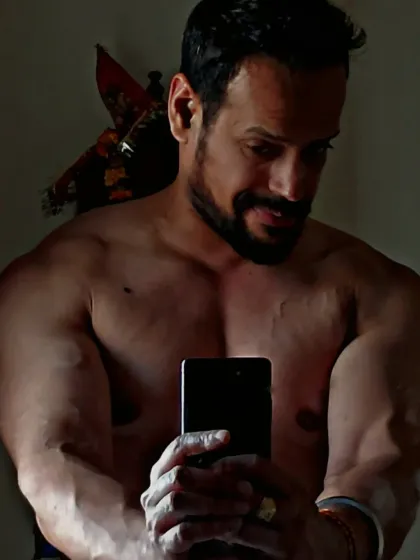 Strong today, stronger tomorrow. This is the mantra. This selfie captures the definition in the chest and arms that comes from daily commitment.