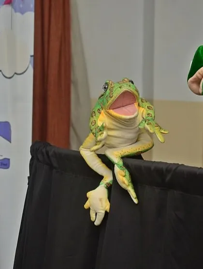 The original Talking Turtle with his friend, the Wide-Mouthed Frog. These two have been with me for years and have performed in countless shows across the country.