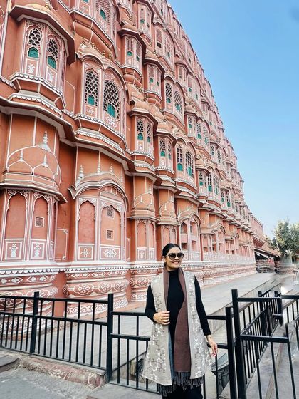 Priyanshi Khandelwal - Personal Fashion Styling Style on the Go: Travel & Vacation Looks photo 29