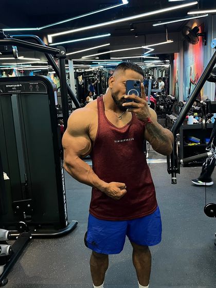 A gym selfie showing the arm size and definition. The fight is always against yourself.