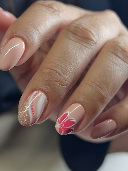 Blooming Nails: Floral & Nature Designs photo 9