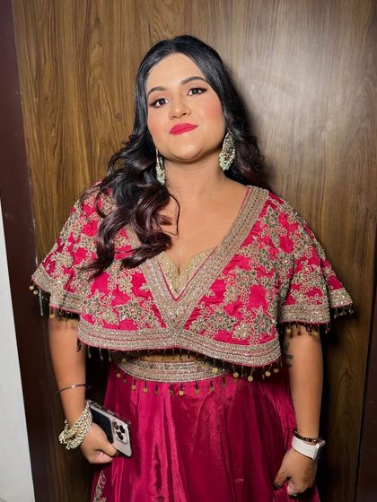 A full view of this stunning party look.