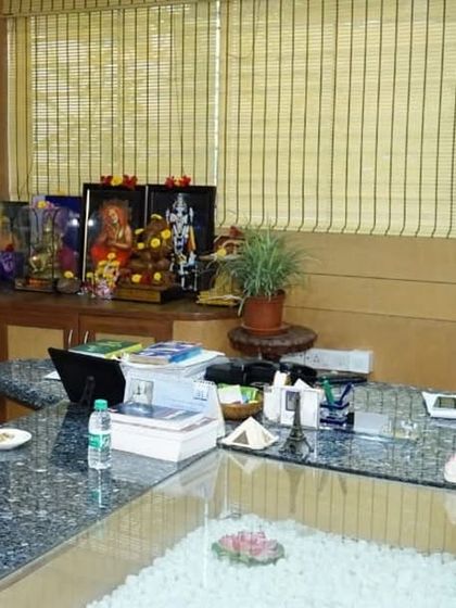 In discussion with the Founder Chairman in his office, learning more about the history and vision of the institution.