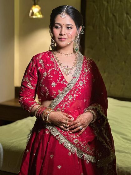 A portrait of the minimal bride. The makeup is clean and fresh, with a focus on healthy, glowing skin.