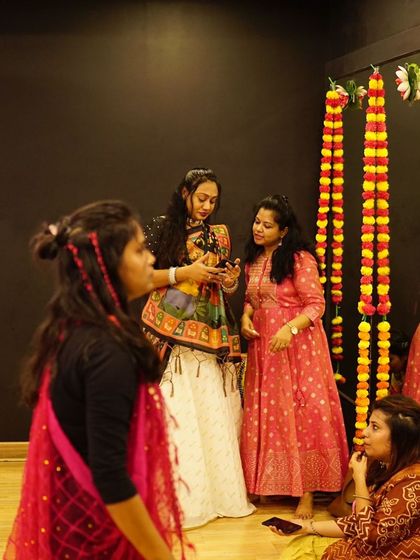 Rami's Dance - Dance Workshops Garba & Dandiya Workshops photo 22