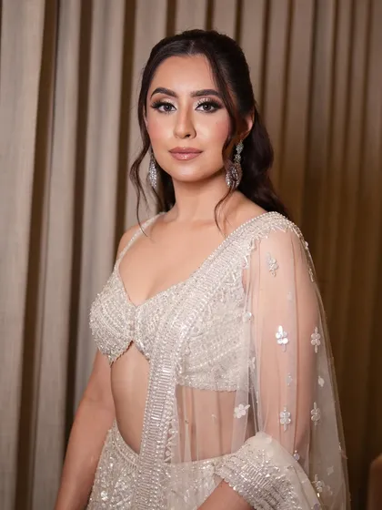 Angelic glow, captivating eyes, and a hint of shine. Sehej's Roka look is pure magic.