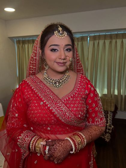 Classic Red & Pink Bridal Looks photo 36