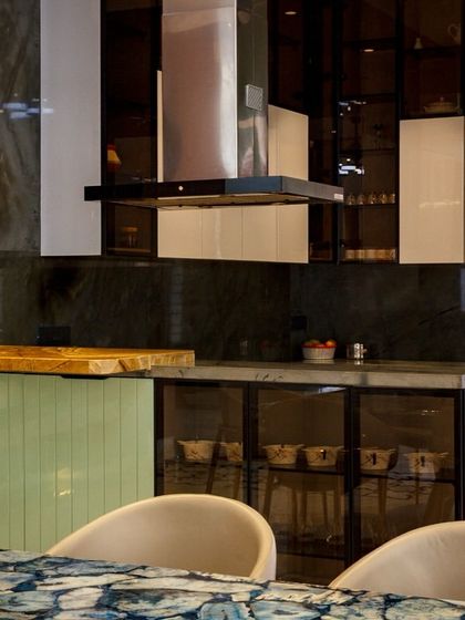 Another view of the breakfast counter and its integration with the main kitchen workspace.