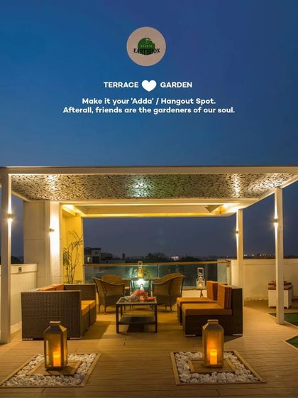 This terrace was designed to be the perfect spot to hang out with friends. The clean, modern pergola with intricate latticework provides a beautiful frame for the evening sky, creating an ideal setting for conversations and relaxation.