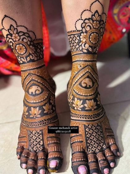 Intricate Feet Designs photo 8