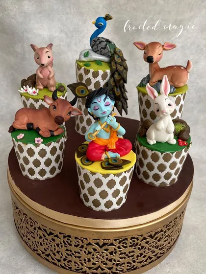 These cupcakes tell a story of harmony in nature, and I was thrilled they won Best in Show.