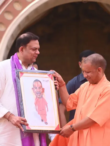 A proud moment as my caricature of Yogi Adityanath ji is presented to him at the Timeless Ayodhya Festival.