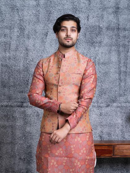 A closer look at the Versaverve bundi set, highlighting the intricate pattern and color palette of the fabric.