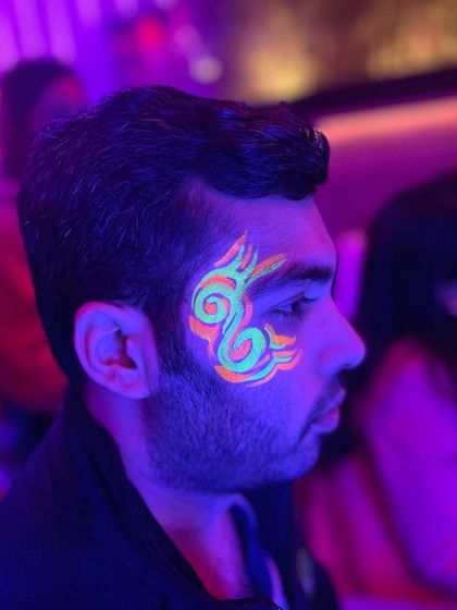 Glow-in-the-Dark: Neon & UV Art photo 4