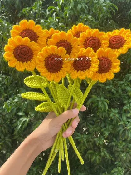 A classic bouquet of crochet sunflowers, always a popular choice.