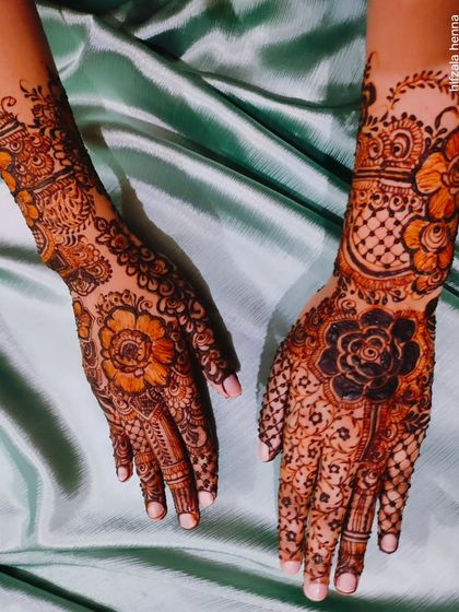 Another shot of the complementary floral designs, perfect for any occasion.