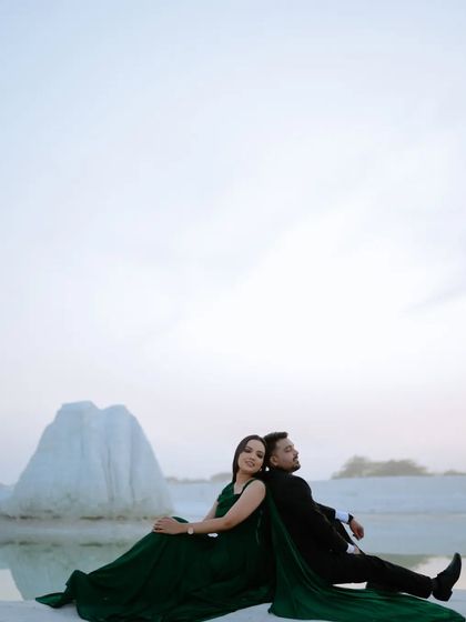 Dreamy Escapes: Unique Landscapes & Gowns photo 32