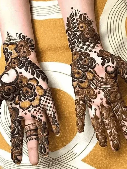 A modern and chic design with a mix of bold flowers and checkered patterns. Perfect for the bride who wants something a little different.