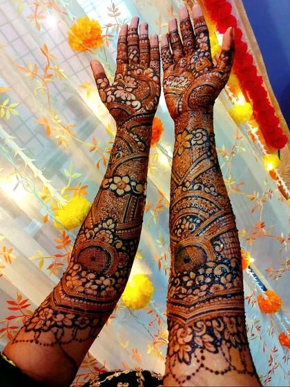Mehndi Designer - Mehndi Artistry Services Bridal Mehndi Masterpieces photo 3