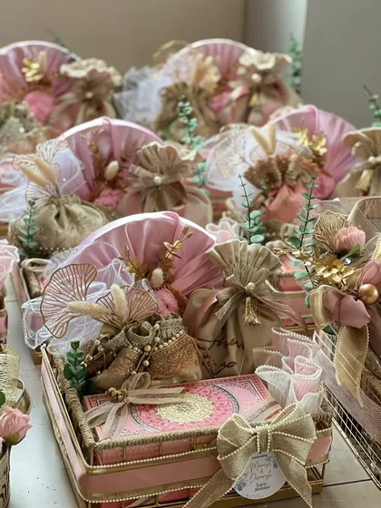 Every wedding has a story, and I love creating hampers that become a part of it. These beautiful pink and gold wedding favors are designed to match a dreamy wedding theme.