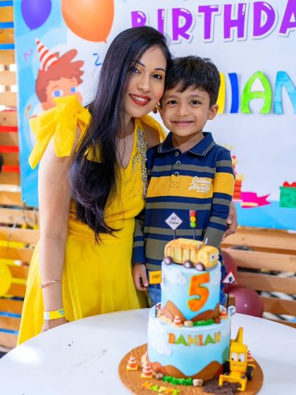 For Damian's 5th birthday, his mom requested a cake based on "The Stinky & Dirty Show." I loved the challenge of creating this unique theme.