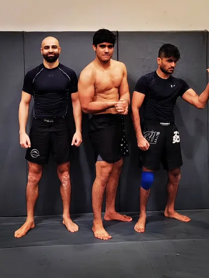 We're lucky to have guest coaches like Raajus Dewan, a highly accomplished grappler, share their knowledge. He's known for his relentless and creative style of Jiu-Jitsu.