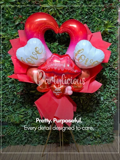 Pretty. Purposeful. Every detail designed to care. This heart-shaped Valentine's bouquet is not only beautiful but also made with our eco-conscious principles in mind.