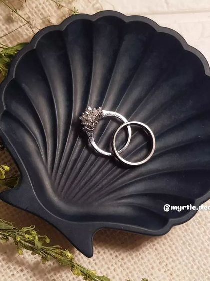 Another shot of our navy blue mini shell dish, a classic and popular choice for its timeless color.