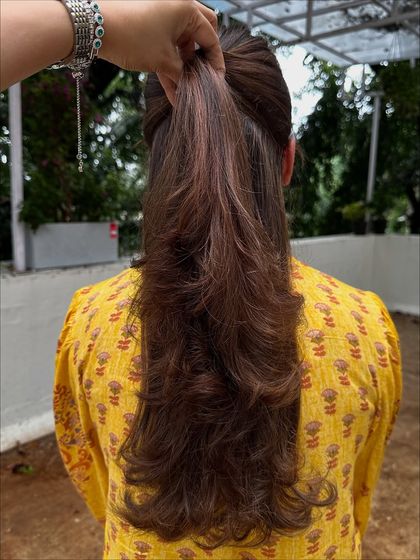 This custom color is what I call 'Iced Mocha Frappuccino'. It’s a cool, ashy brown with very fine, subtle highlights that give it a modern and chic vibe. Perfect for someone who wants a change without being too loud.