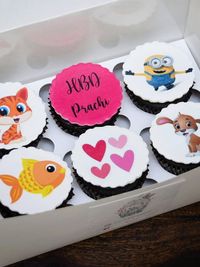 Custom Cupcakes & Gift Boxes