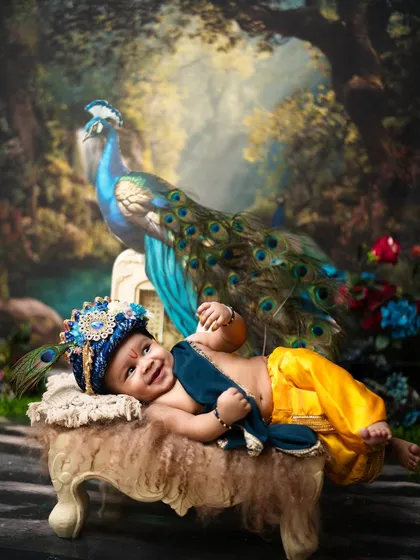 Capturing the divine innocence of a little one dressed as Krishna. These cultural and traditional photoshoots are close to my heart, filled with rich colors, beautiful details, and the most heartwarming smiles.
