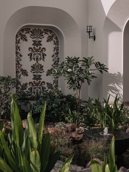 Sculptural Details & Craftsmanship photo 22