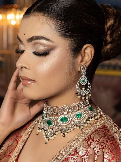 The glittery era. Another shot of this beautiful, sparkling eye makeup.