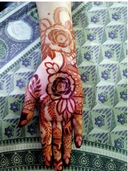 A lovely stained floral design, showing the beautiful color and the clean lines of the artwork.